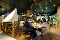 画像ギャラリー No.052のサムネイル画像 / オープン直前,VRエンターテインメント施設「VR ZONE SHINJUKU」の全容が明らかに。マリオカートやエヴァなどのVRアクティビティを体験してきた