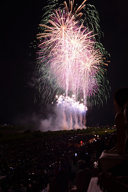 画像集 No.023のサムネイル画像 / 岐阜のゲームイベント「全国エンタメまつり」が2017年8月5日〜6日に開催。花火大会も楽しめた初日の模様をレポート