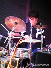 ���������꡼ No.003�Υ���ͥ������ / ��ƣ������Υ饤�֡�gentle echo meeting 4�פ��ݡ��ȡ����㥺����ƲMotion Blue YOKOHAMA����Ʊ���Υ�����ߥ塼���å����󥵡��Ȥ�Ǯ������夬�ä�