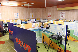 ���������꡼ No.014�Υ���ͥ������ / ��VR PARK TOKYO IKEBUKURO�ץ����ץ�ǰ��������ݡ��ȡ�¿�Ϳ��ǳڤ�����ܳ�VR���ȥ饯�����10��˲ä����֤���������פΥ��ꥸ�ʥ�VR����ƥ�Ĥ��о�