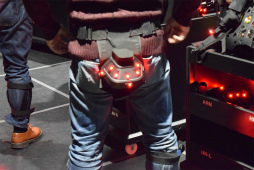 ꡼ No.025 | ȹ̡ɤǾ֤Ǹº̤Ȥƥϥå󥰡VR ZONEֶ̤異꡼ ̵ư ARISE Stealth HoundsפVRǥХ