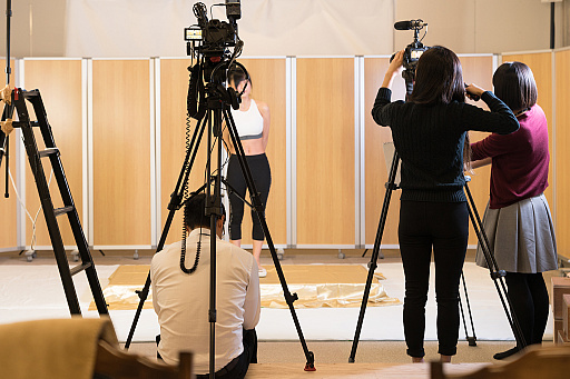 画像ギャラリー No.008のサムネイル画像 / my GAMECITYで「未来予想キャンペーン」が本日スタート。参加するグラビアモデルさんのムービー収録現場にお邪魔してきた