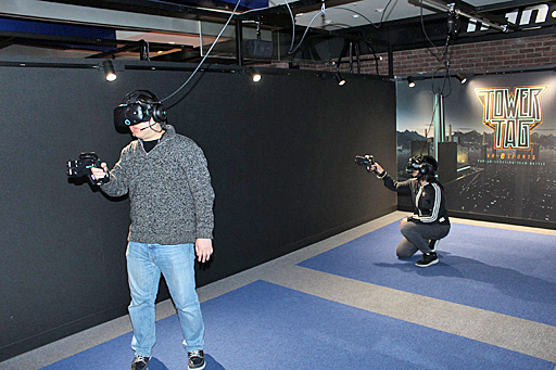 画像ギャラリー No.008のサムネイル画像 / 東京ジョイポリスに対戦型VRアトラクション,「TOWER TAG」が明日オープン。いくつものタワーが建ち並ぶVR空間で,2人対2人のチーム対戦を楽しもう