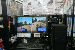 ���������꡼ No.003�Υ���ͥ������ / ������ǥХ����򿨤äƻ������PC��Ź����Ȥ�Ω�Ƥ롣�֥ɥ��ѥ���塦�ʤ��Ź�פ��������ܺ������θ���PC����Ź�ɤؤȥ�˥塼����