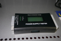 ���������꡼ No.017�Υ���ͥ������ / ������ǥХ����򿨤äƻ������PC��Ź����Ȥ�Ω�Ƥ롣�֥ɥ��ѥ���塦�ʤ��Ź�פ��������ܺ������θ���PC����Ź�ɤؤȥ�˥塼����