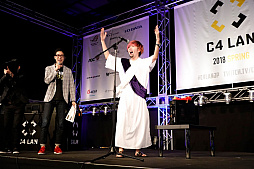 ꡼ No.025Υͥ / 4γŤȤʤ絬ϤLANѡƥC4 LANסŤͤ뤴Ȥ˵Ϥ礭ʤܥ٥Ȥ˽ƻäƤߤ