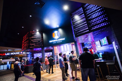 ꡼ No.001 | EVOܤüeݡĻߡEsports Arena Las Vegasץեȥݡȡޥ͡㡼 BearؤΥ󥿥ӥ塼