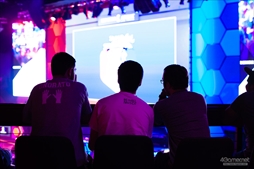 ꡼ No.017 | EVOܤüeݡĻߡEsports Arena Las Vegasץեȥݡȡޥ͡㡼 BearؤΥ󥿥ӥ塼