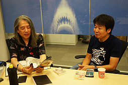 画像ギャラリー No.016のサムネイル画像 / 「serial experiments lain」の20周年を記念し,主要スタッフにゲーム版をプレイしてもらった。次作は「誰かが適当に作ったら」?