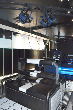 画像ギャラリー No.017のサムネイル画像 / VR ZONEの新アクティビティ「冒険川下りVR ラピッドリバー」先行体験レポート。横回転なのに酔わないVR,その“究極の答え”とは