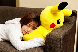 画像ギャラリー No.002のサムネイル画像 / ピカチュウとイーブイのぬいぐるみが受注受付を開始