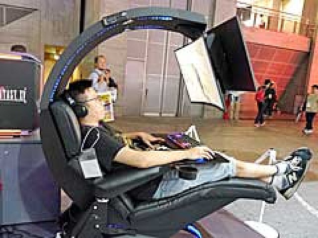 TGS 2018］カプセルのような音響系，ロボットの操縦席のようなサイバー