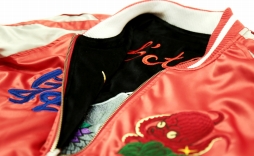 画像ギャラリー No.003のサムネイル画像 / 「スプラトゥーン2」のスカジャンの予約受付が本日22:00に開始。「マリオ」のテレサのワッペンが付いたシャツも販売中