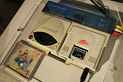 ���������꡼ No.012�Υ���ͥ������ / 1990ǯ��Υ������ե������㡼�����֤����֡�������Ÿ ���ơ���3���ǥ����륲���� �ߥ�˥���פ������档�����Υ�����Ծ�Ϥ������ۤ��줿