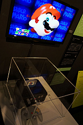 ���������꡼ No.035�Υ���ͥ������ / 1990ǯ��Υ������ե������㡼�����֤����֡�������Ÿ ���ơ���3���ǥ����륲���� �ߥ�˥���פ������档�����Υ�����Ծ�Ϥ������ۤ��줿