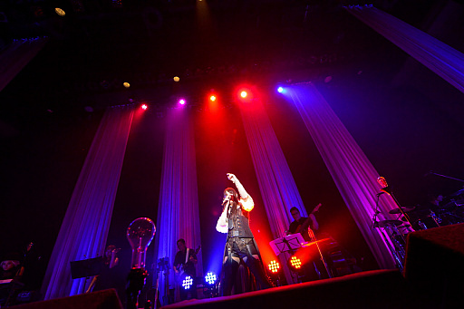 画像ギャラリー No.002のサムネイル画像 / 「今井麻美 Live in Tokyo 2018」をレポート。「STEINS;GATE」や「コープスパーティー」などの関連楽曲が演じられた