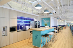 画像ギャラリー No.006のサムネイル画像 / コミュニティ+アプリ配信+メディア=「TapTap」。中国スマホ界の急成長プラットフォームは,このあとどこへ向かうのか