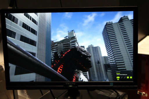 画像ギャラリー No.005のサムネイル画像 / 「ゴジラ(2016)」と戦うVRアクティビティ「ゴジラVR」が11月3日,全国のVR ZONEで稼働開始。体験会で「血液凝固弾」を撃ち込んできた