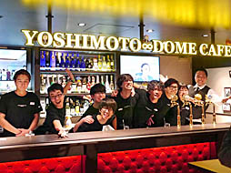 画像ギャラリー No.004のサムネイル画像 / 「ヨシモト∞ドーム」グランドオープンイベントレポート。体力が9割減った状態で試合開始という,プロゲーマー対芸人の超ハンデキャップマッチの結果は?