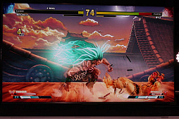 画像ギャラリー No.014のサムネイル画像 / 「ヨシモト∞ドーム」グランドオープンイベントレポート。体力が9割減った状態で試合開始という,プロゲーマー対芸人の超ハンデキャップマッチの結果は?