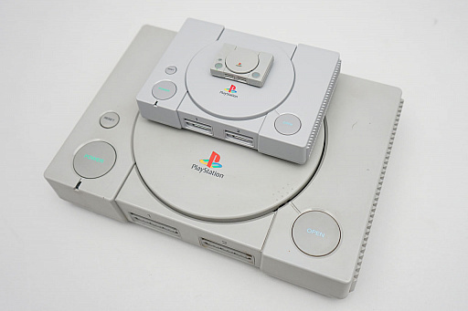 プレイステーション クラシック」が本日発売。初代PlayStationと比較し
