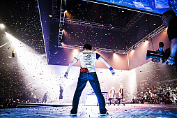 画像ギャラリー No.001のサムネイル画像 / 格闘ゲーマーの写真展「FIGHTING GAME COMMUNITY」が2019年2月1日から開催。関西エリアでの実施に向けクラウドファンディングは継続中