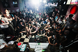 画像ギャラリー No.004のサムネイル画像 / 格闘ゲーマーの写真展「FIGHTING GAME COMMUNITY」が2019年2月1日から開催。関西エリアでの実施に向けクラウドファンディングは継続中