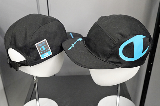 画像ギャラリー No.012のサムネイル画像 / スポーツアパレルブランド「チャンピオン」が“eスポーツウェア”を発表。アケコン用の滑り止めや静電気軽減などの機能を盛り込んで開発