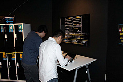 ꡼ No.004Υͥ / 祤ݥꥹκǿVRȥ饯󡤡ZERO LATENCY VR OUTBREAK ORIGINS -Zombie Survival episode 0-θݡȡϤ碌ƥӤηऻ