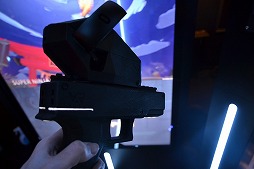 画像ギャラリー No.003のサムネイル画像 / ゲームセンター感覚で気軽に遊べるVRシューティングが日本初導入,「VAR BOX」体験&発表会レポート