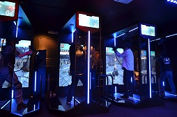 画像ギャラリー No.008のサムネイル画像 / ゲームセンター感覚で気軽に遊べるVRシューティングが日本初導入,「VAR BOX」体験&発表会レポート