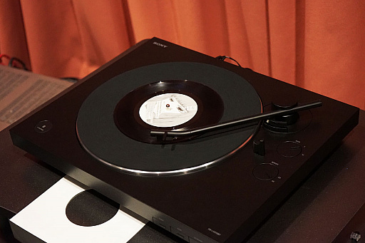 画像ギャラリー No.007のサムネイル画像 / アナログレコードのゲームサントラが流行中! その魅力や,最新の再生環境をソニーシティ大崎で聞いて&聴いてみた