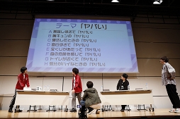 画像ギャラリー No.006のサムネイル画像 / 「会員集合!ボドあそ同好会ミーティング2019春」夜の部をレポート。岡本信彦さん&堀江 瞬さんたちが奇跡連発のボードゲームで大盛り上がり