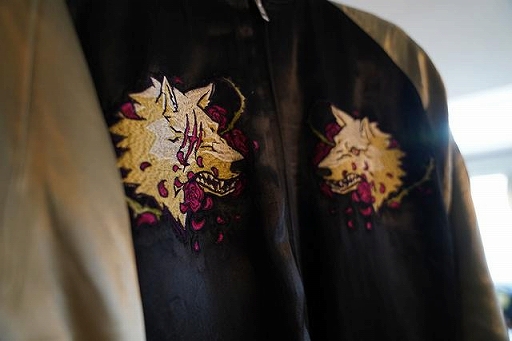 画像ギャラリー No.010のサムネイル画像 / 「アルティメット人狼10」スタッフスカジャンの受注生産プロジェクトが,クラウドファンディングサイト「Makuake」で始動