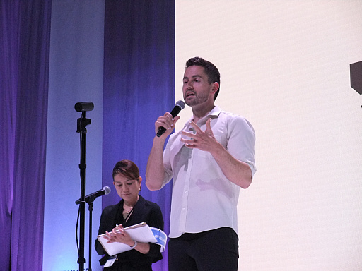 ���������꡼ No.002�Υ���ͥ������ / Oculus�ˤ�äƥ��ꥨ���ƥ��֤����������ͤ˳�������롣VR����ƥ�ġ�Oculus Medium�פ�ȯ����Brian Sharp��ˤ��ץ쥼��ơ������