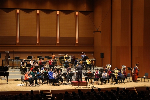 画像ギャラリー No.003のサムネイル画像 / 東京ゲームタクト2019の公演「吹奏楽で響かせるアクションゲームの音楽」をレポート。ほかのプログラムとは一味違うノリのいいステージが展開