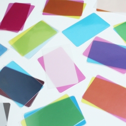 画像ギャラリー No.003のサムネイル画像 / 色を作って遊ぶゲーム「いろかるた」がヴィレヴァンオンラインで取り扱い開始