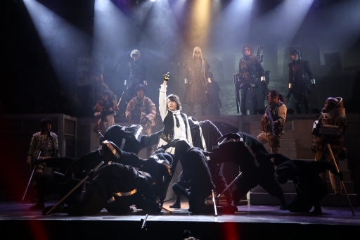 画像ギャラリー No.005のサムネイル画像 / 「NieR:Automata」の前日譚を描く「舞台 ヨルハ Ver1.3a」のゲネプロをレポート。キャストを男性陣で固めた大胆なアレンジに