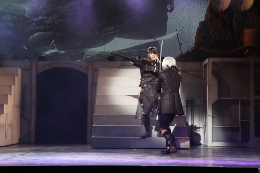 画像ギャラリー No.007のサムネイル画像 / 「NieR:Automata」の前日譚を描く「舞台 ヨルハ Ver1.3a」のゲネプロをレポート。キャストを男性陣で固めた大胆なアレンジに