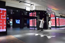 画像ギャラリー No.008のサムネイル画像 / 7月12日オープンのVR施設「MAZARIA」を新作中心に体験レポート。これまでのVR施設とは一線を画した“アニメとゲームに入る場所”が登場