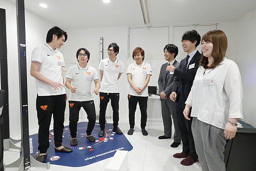 画像ギャラリー No.007のサムネイル画像 / 老舗寝具メーカーがeスポーツ選手をサポート。「西川 Presents YOSHIMOTO Gaming 座談会」レポート