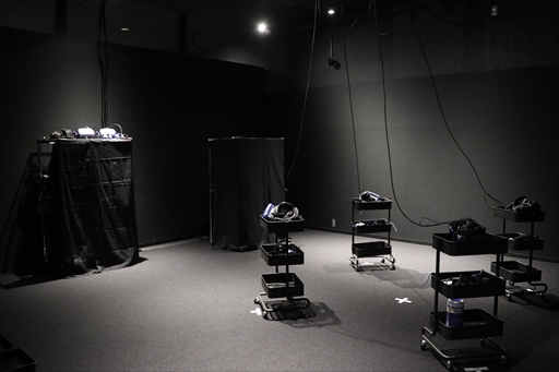 ���������꡼ No.010�Υ���ͥ������ / �֥Х����ϥ����ɡפζ��ݤ�VR���θ������ߥ塼�����ȸ���VR����ƥ�ġ�BIOHAZARD VALIANT RAID�פΤ���Ϫ�ܲ����ͷ����ݡ���