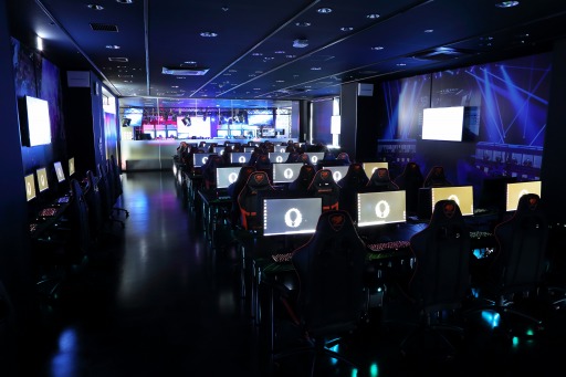 画像ギャラリー No.002のサムネイル画像 / 「WCG2019」のGANKER ARENA部門でOCA e-sports科の学生プレーヤーが優勝