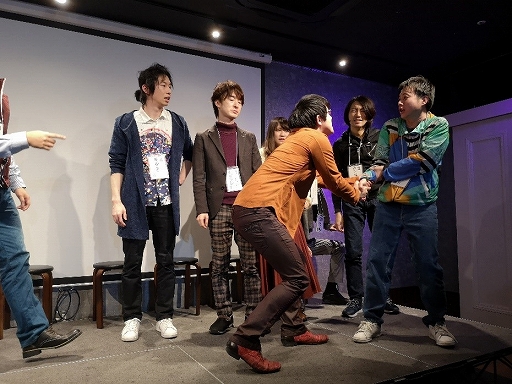 画像ギャラリー No.004のサムネイル画像 / 役者たちが舞台上で即興で物語を作り上げる演劇「Vote Show -The Riddle Stage-」の東京再演が決定