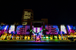 画像ギャラリー No.007のサムネイル画像 / ピカチュウ達による光のパフォーマンス。「ピカチュウ大量発生チュウ!2019」,グランモール公園でのパフォーマンスの映像が公開