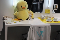 画像ギャラリー No.048のサムネイル画像 / アイドルたちの“IF”を描く「うたの☆プリンスさまっ♪」の企画展「Another World 〜WHITE&BLACK〜」が開催中。前期「WHITE SIDE」の模様をレポート