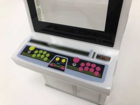 画像ギャラリー No.003のサムネイル画像 / “セガロゴ焼き”と“アストロシティ型スマートフォンスタンド”をセットにしたスペシャルメニューがセガのたい焼き・秋葉原店で発売