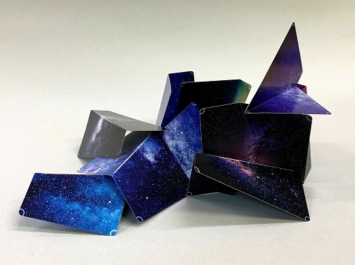 画像ギャラリー No.007のサムネイル画像 / B級サメ映画風ボードゲーム「ターンアップシャーク」と「星空を積む。」が7月3日に発売