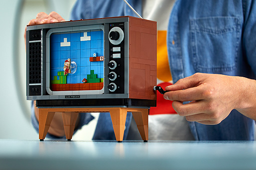 画像集#003のサムネイル/「LEGO NES」がレゴと任天堂の新たなコラボ製品として8月1日発売へ。1980年代スタイルのテレビセットと共にスーパーマリオの世界を再現