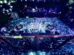 画像ギャラリー No.004のサムネイル画像 / 「SQUARE ENIX PRESENTS at TGS 2020 Online」に出演したRAM RIDER氏によるDJプレイのアーカイブが公開